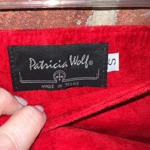 Custom made vintage Red suede wrap skirt by Patricia Wolfe in Texas - Picture 3 of 11